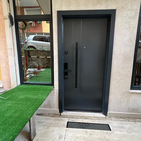 Kodra E Diellit Апартаменты